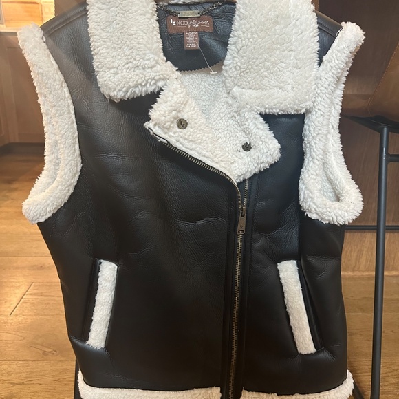 NWOT Women's KOOLABURRA by UGG Sherpa Vest - Picture 6 of 6